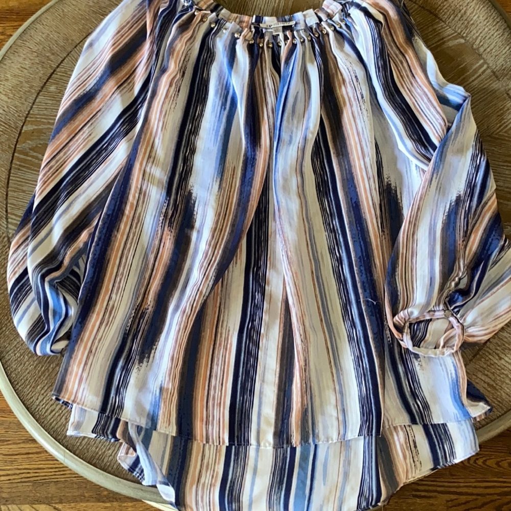 Jennifer Lopez color stripe blouse